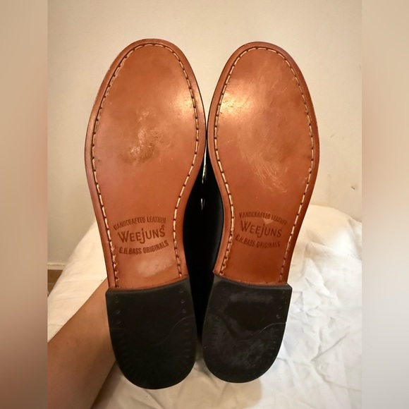 G.H. Bass & Co. Whitney Black Loafers - Picture 10 of 16